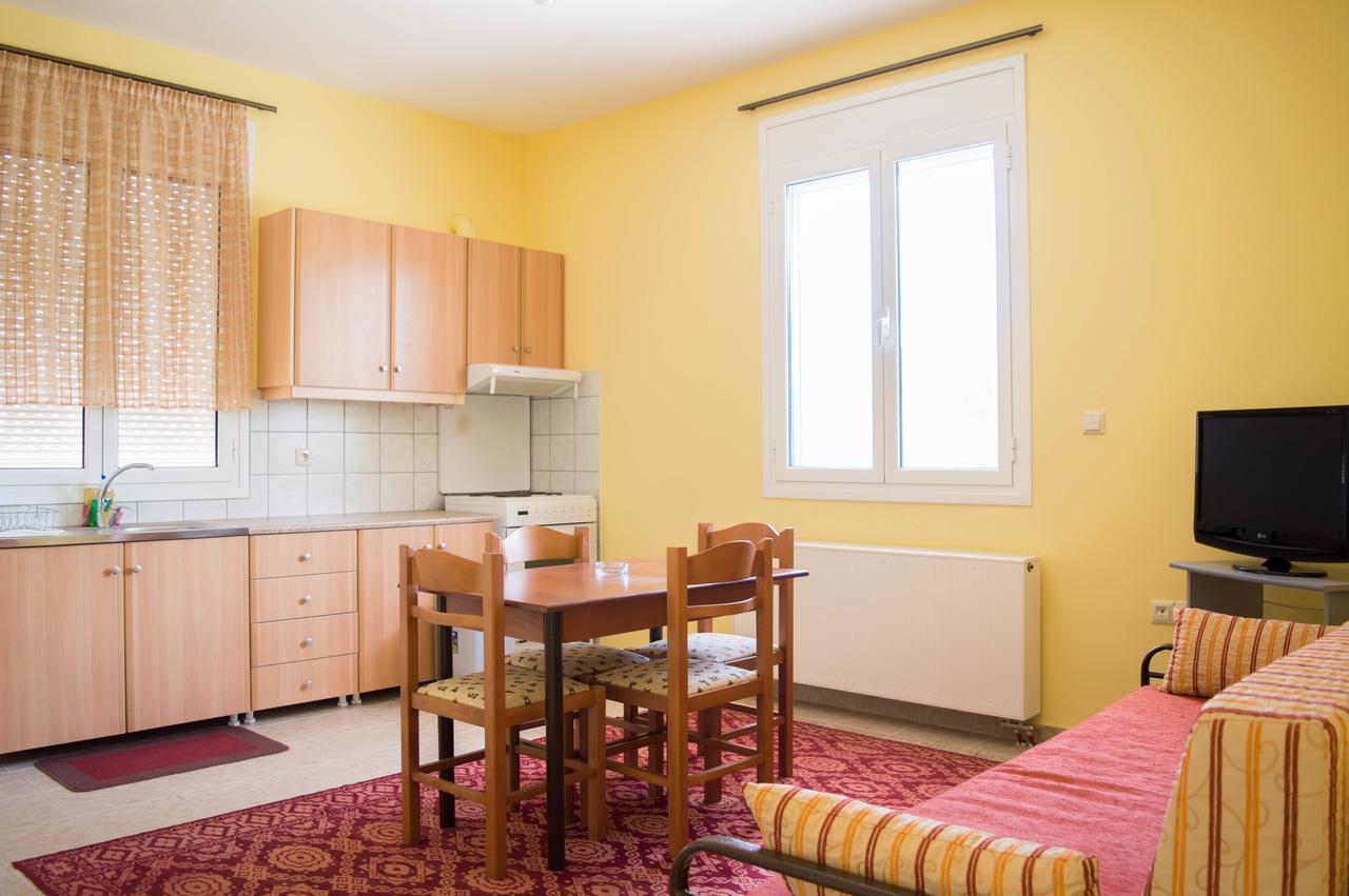 Manesi Apartments Boumboukas エクステリア 写真